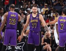 关于一方客场激战，力挫对手取得关键胜利晋级的信息