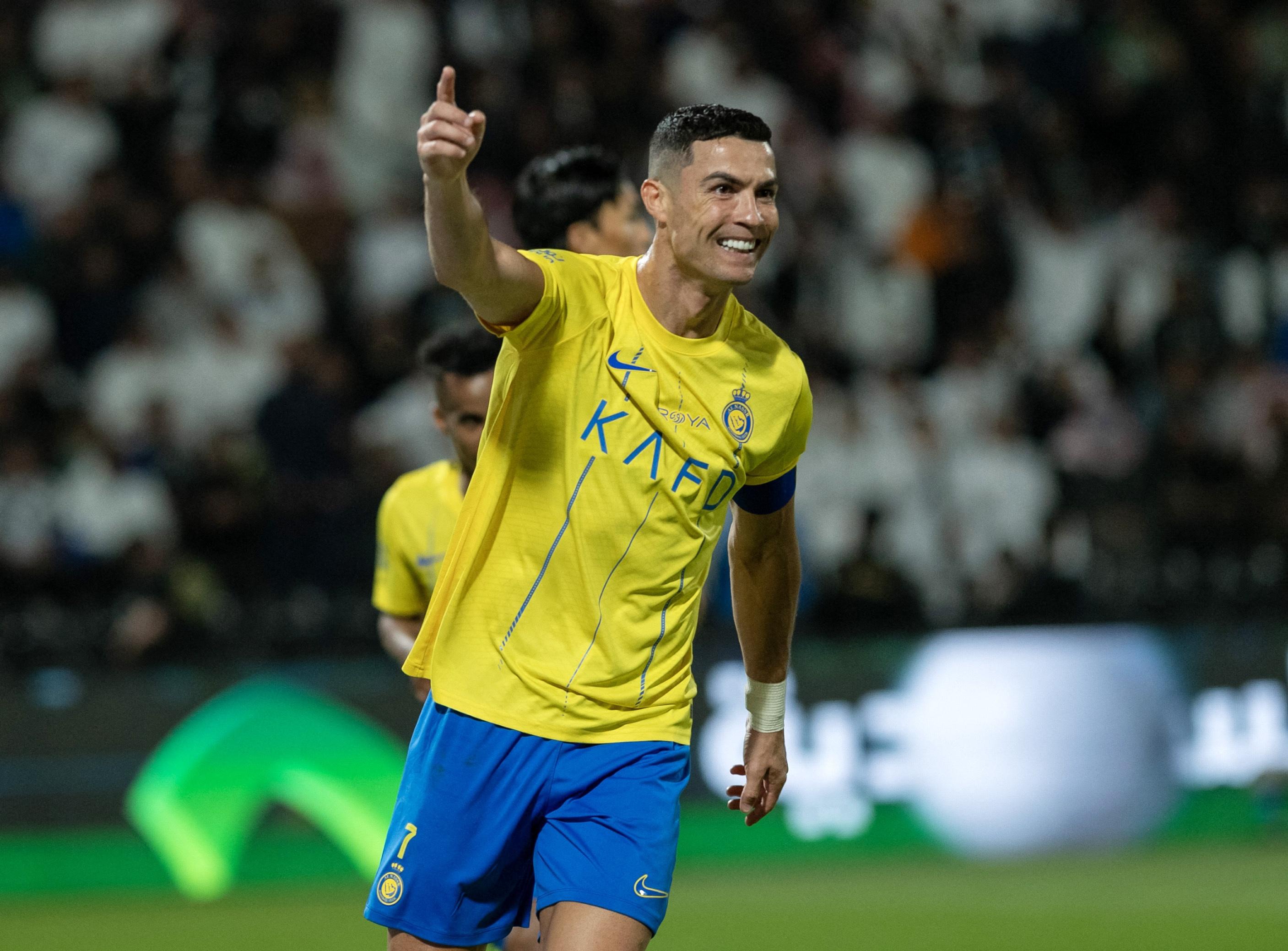 关于全明星赛最新形势:利雅得新月高居榜首,山东泰山强势追赶,冠军归属成迷的信息